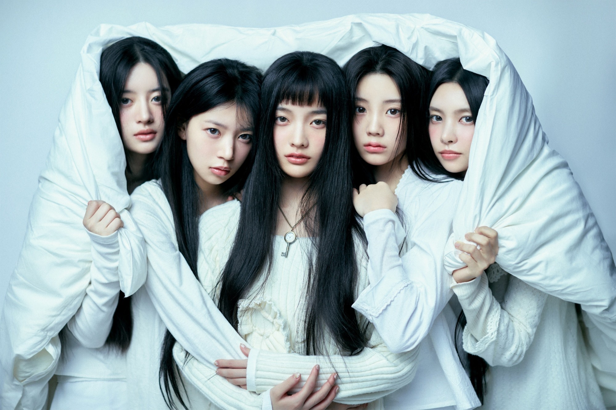 “‘ILLIT’ Charts on Oricon…’SUPER REAL ME’ Hits Daily No. 1”