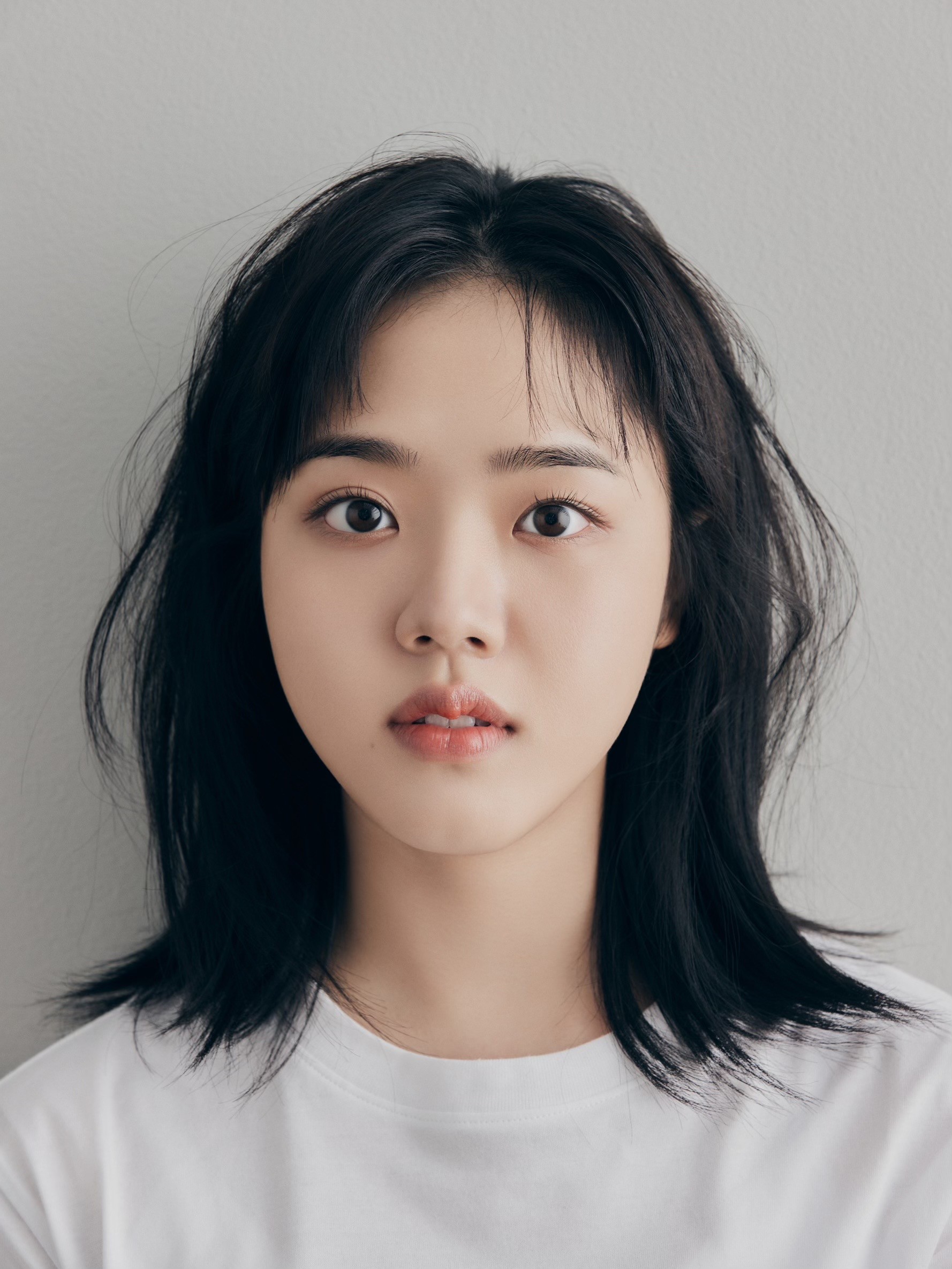 Kim Hyang-gi Cast as Lead in ‘Hallan’: “Strong 20s Jeju Mom Role”