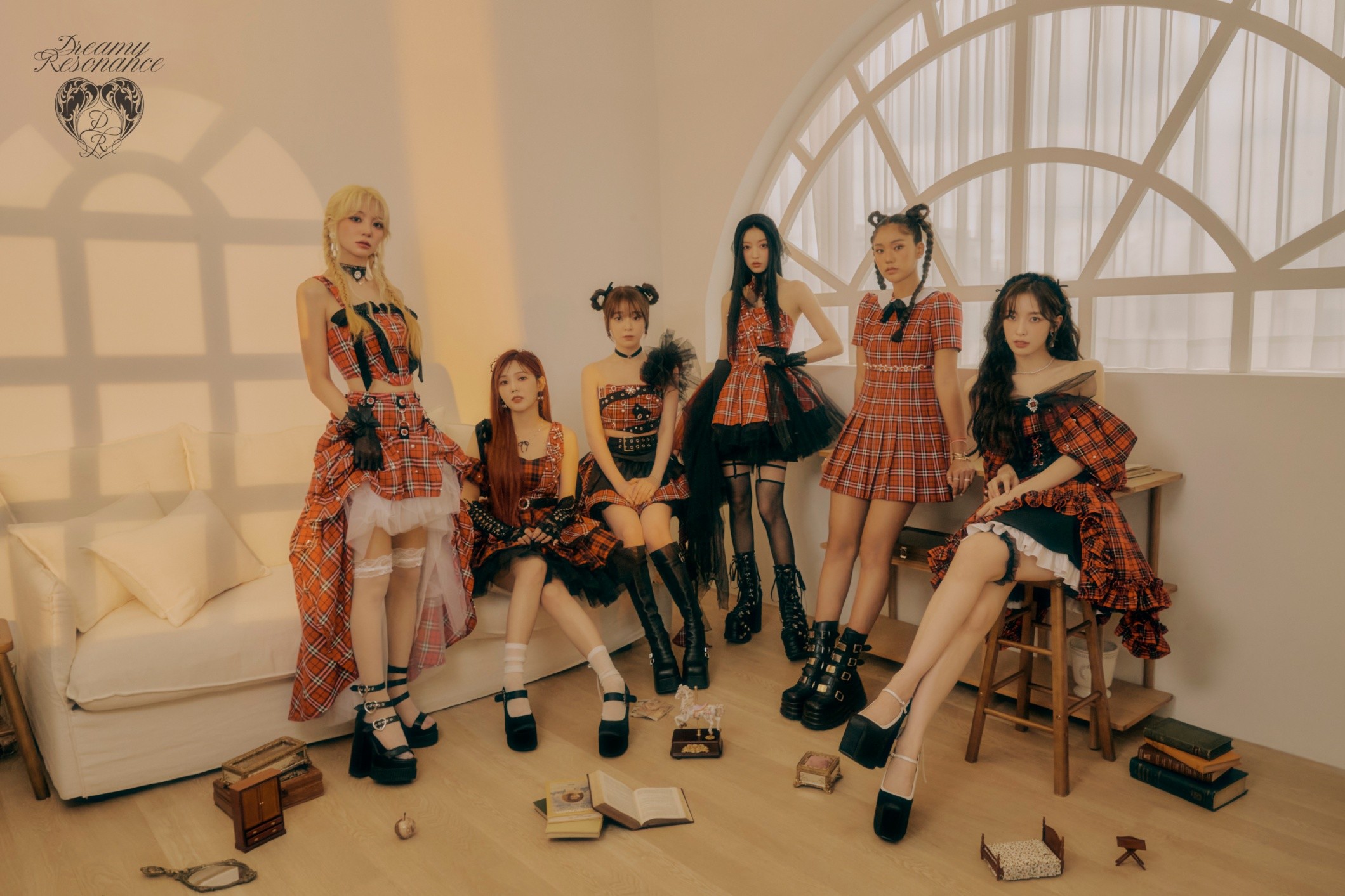 OH MY GIRL, a twist in visuals…’Dreamy Resonance’ photo