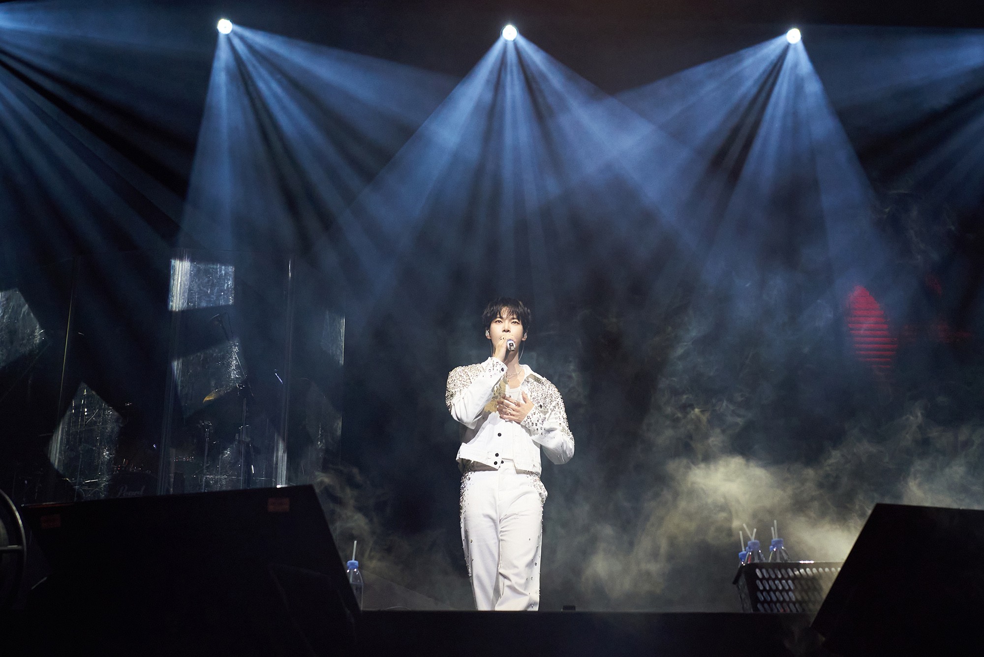 NCT’s Doyoung, the Heat of Bangkok’s Concert… The Youthful Vocal that Colored the Summer Night