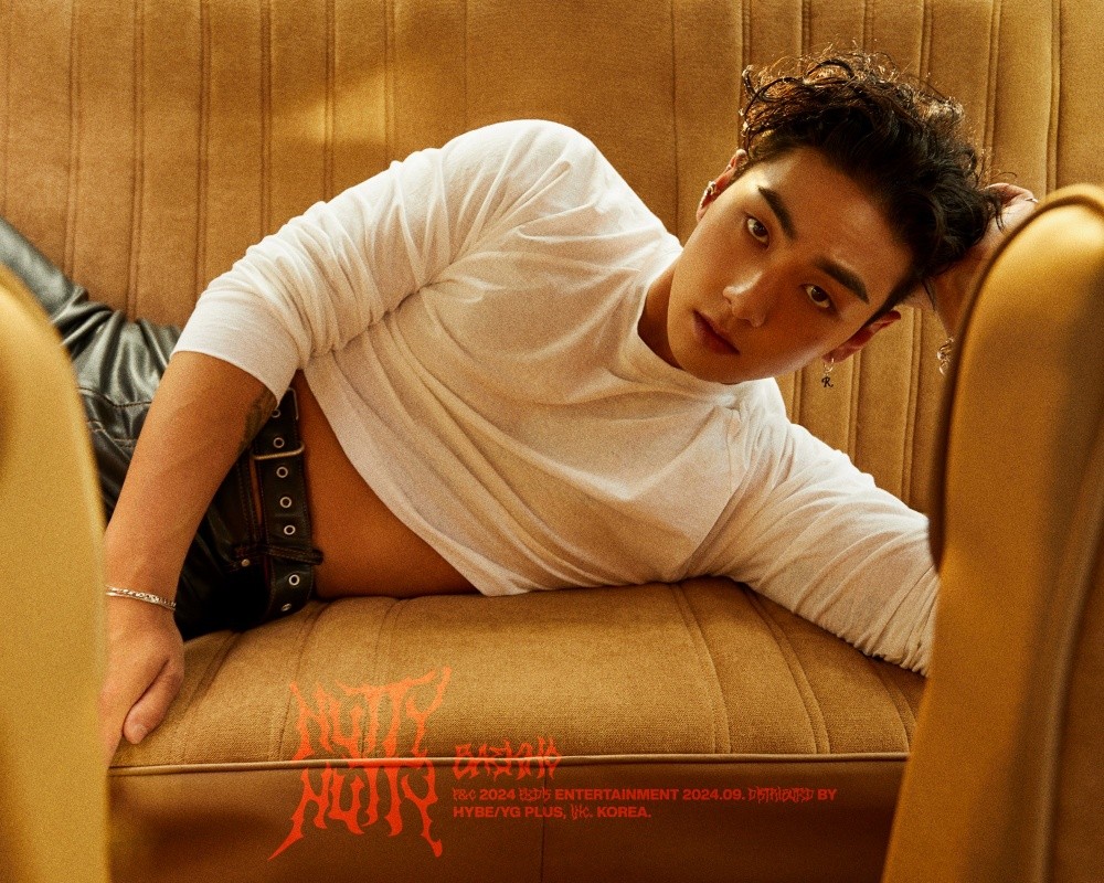 “This is why, the sexy icon”… Baekho, ‘naughty naughty’ official photo