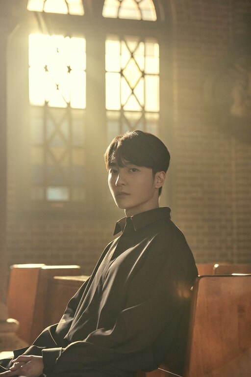 Roy Kim Confirmed to Return in October…”The Comeback of an Emotional Singer-Songwriter”