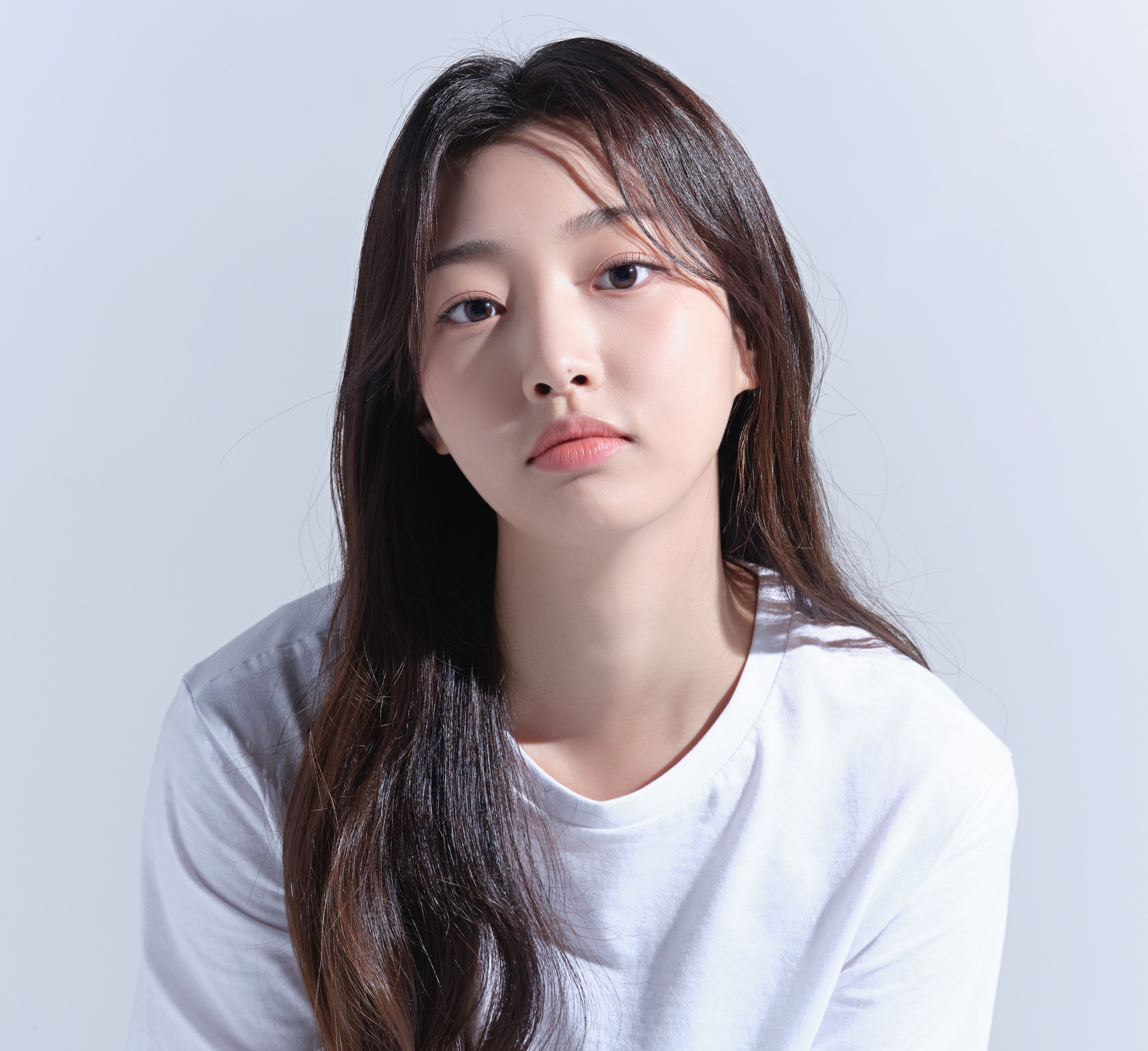 Jihyo’s Younger Sibling Lee Ha-eum to Debut as an Actor, Cast as Lead in Short-form Drama