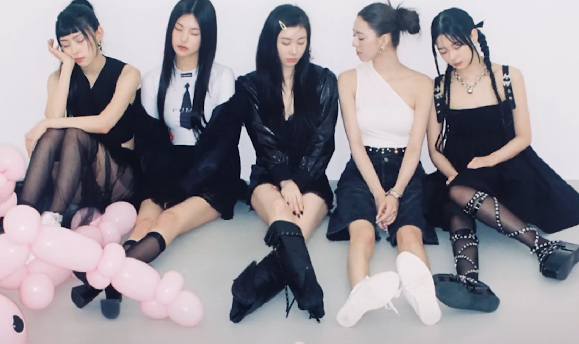 ITZY, Release ‘Gold’ Soundtrack…”A Shimmering Melody, Day and Night”