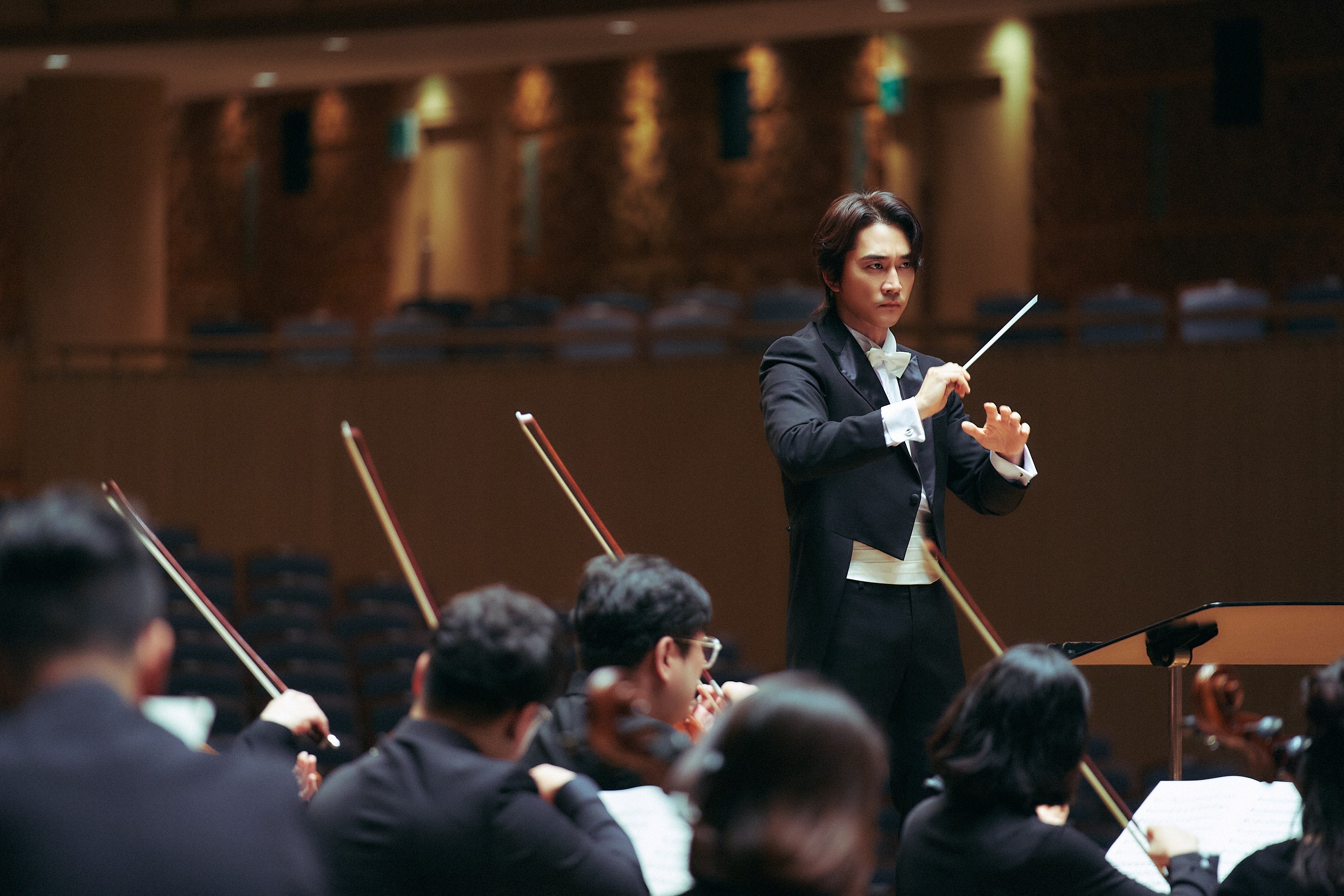 Song Seung-heon, Maestro of Sensuality… to Conduct ‘Hidden Face’