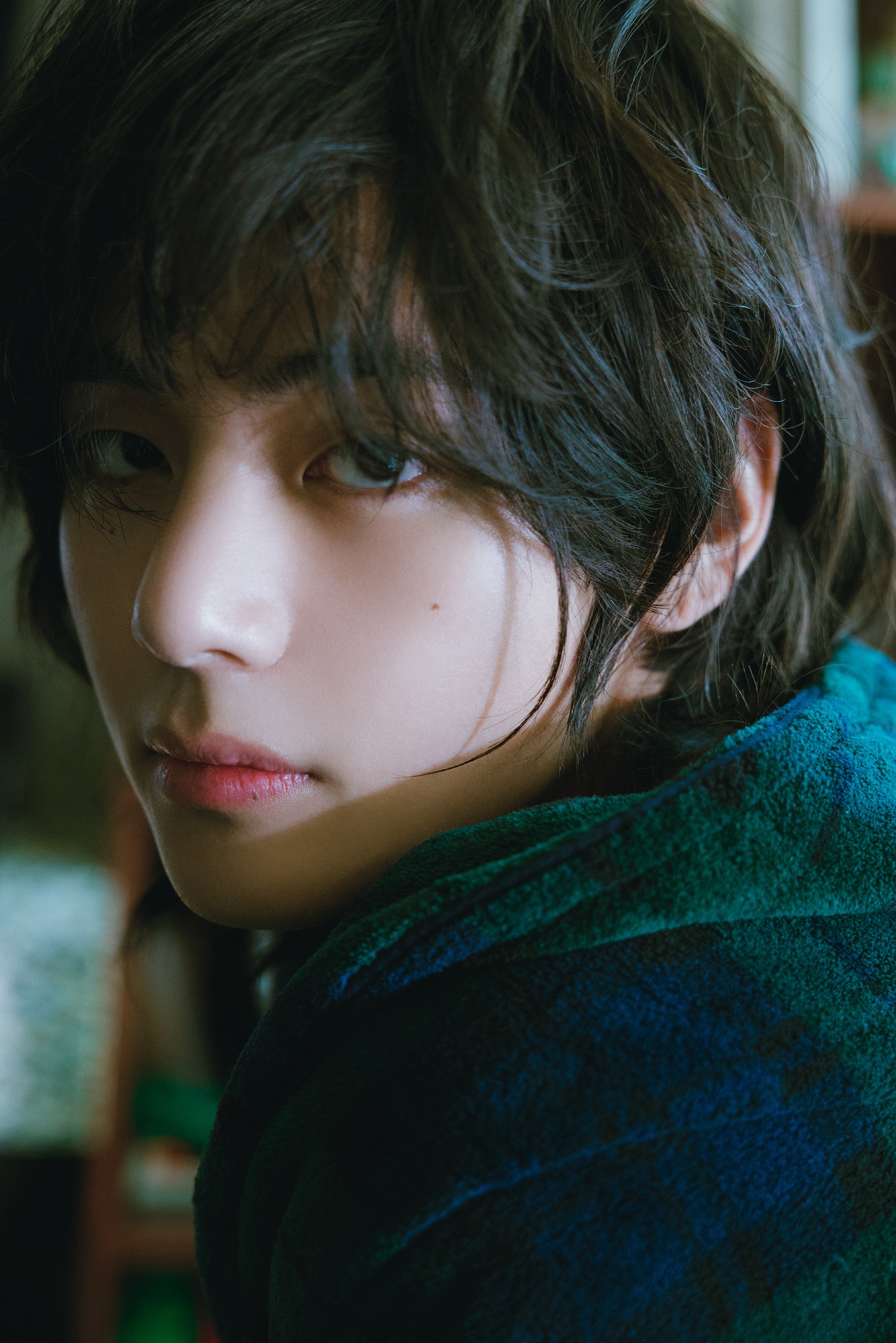 V, Certified by the Recording Industry Association of Japan…’Layover’ Achieves Platinum