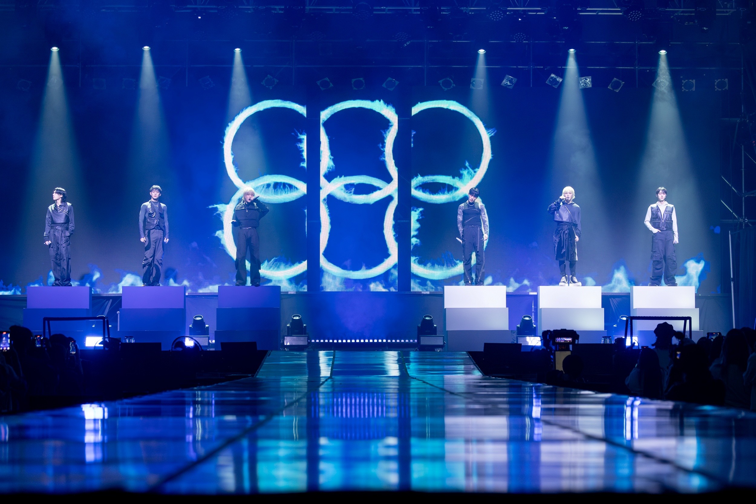 P1Harmony successfully concludes fan meeting… “ChampiOne, who evaporated 200 minutes”