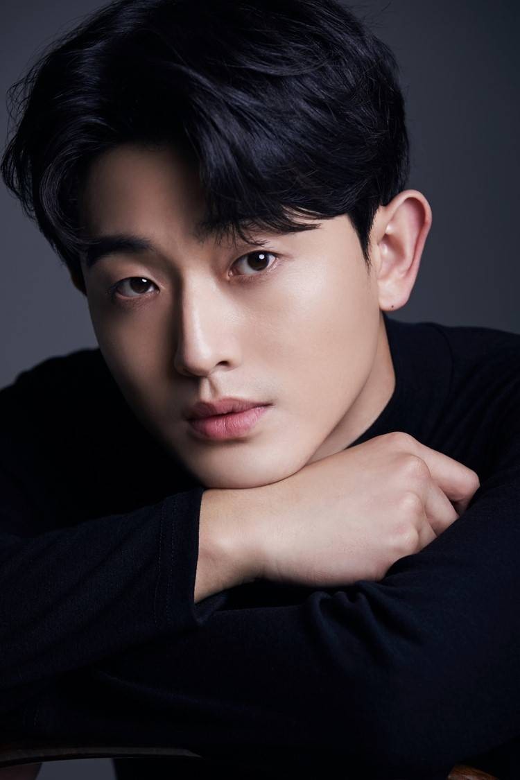 Gun-ho Kim Signs Exclusive Contract with ‘Yejin Entertainment’… A Talented Actor Who Overcame 1000 to 1 Odds
