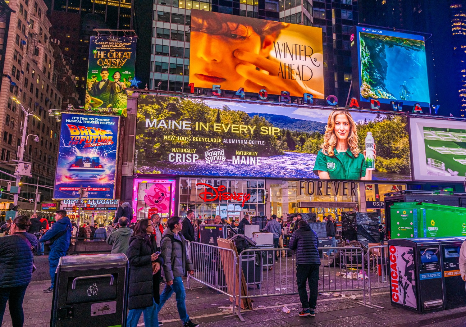 V Occupies Large Billboards in U.S…. Additional Season Song Release on the 6th