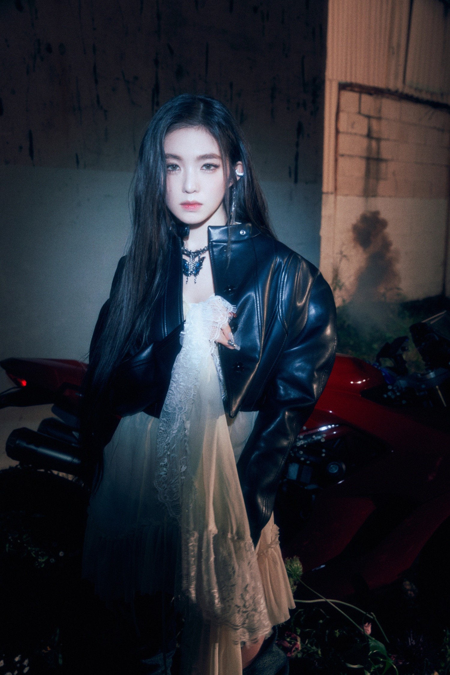 Irene, Successful Solo Debut… Ranks 7th for First-Week Sales among Female Solo Artists in History