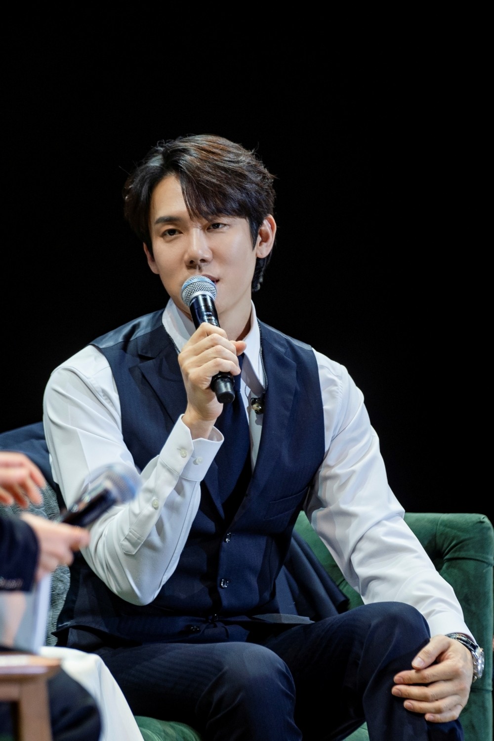 Yoo Yeon-seok Holds Fan Meeting in Seoul…”Gained Hope Thanks to Fans”