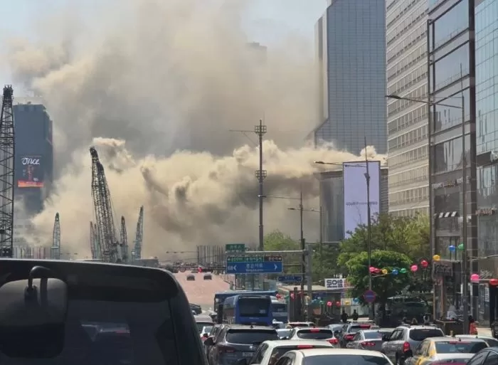 Fire at a restaurant inside COEX in Samseong-dong, Seoul… Firefighting efforts in progress
