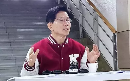 Kim Moon-soo of the People Power Party, Promises Free Bus Rides for Seniors… “Seoul’s City Bus Deficit Alone is 950 Billion Won”