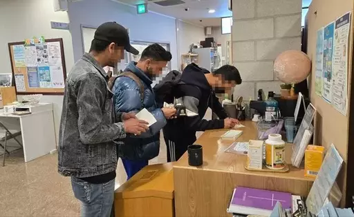 Foreign Workers Who Saved Money by Cutting Back on Spending, Even on Commuting Costs, to Donate to ‘Wildfire Recovery’