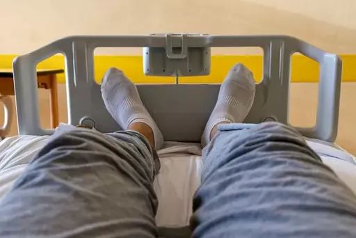 “Please punish the university hospital that left a hot pack on the legs of a paraplegic patient for 7 hours.”