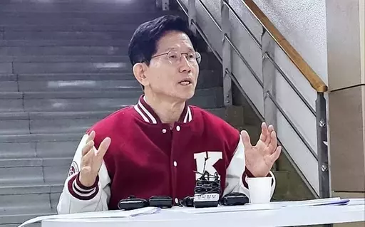 Kim Moon-soo says women should receive ‘military points’ after serving in the military… “The ratio of female soldiers should be increased to 30%”
