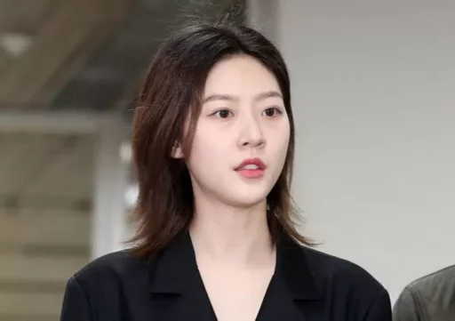 “The late Kim Sae-ron’s family accuses Kim Soo-hyun of sexual abuse since middle school… Files lawsuit for violation of Child Welfare Act” (Full text)