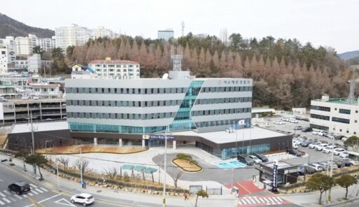 SUV driven by a man in his 50s falls into the sea at Yeosu Ferry Terminal… driver dead