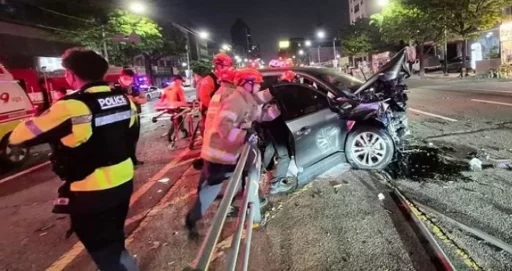 Twenty-something Mercedes driver without a license or under the influence crosses the center line in Incheon and collides head-on… Two dead