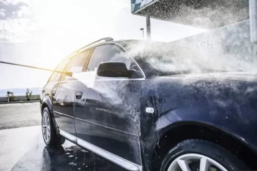 “Free Car Wash… Drivers Who Trusted Market Posts and Had Their Cars Stolen”