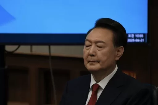 Former President Yoon’s ‘Public Support’ for Kim Moon-soo Causes Embarrassment… Some in the People’s Power Party Say “He Should Be Expelled from the Party”