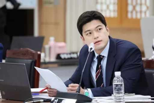 From ‘Lee Jun-seok Kids’ to Soon… 35-Year-Old Kim Yong-tae Appointed as Chair of the People Power Party’s Emergency Committee