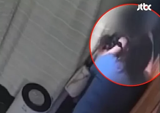 Nurse Steals ‘Gold Necklace’ from 25-Month-Old Baby on Grandmother’s Back (Video)