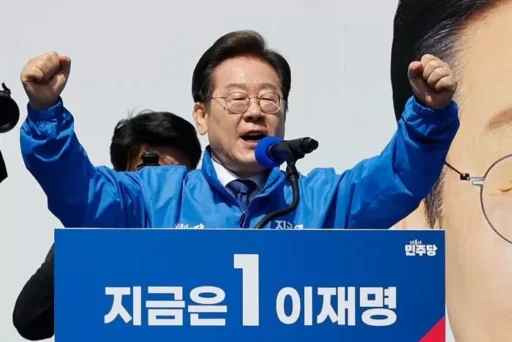 Lee Jae-myung pays respect and praise to retired Hong Joon-pyo… “Let’s share a glass of makgeolli when you return from the U.S.”