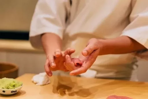 A man who mocked, “It’s your fault for being a fool,” after pulling a ‘no-show scam’ worth 2 million won at an omakase.
