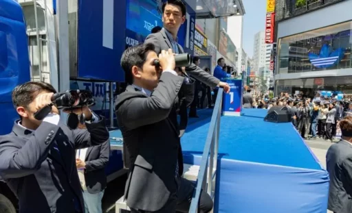 “Why Lee Jae-myung’s Supporters Appeared with ‘Hand Mirrors and Balloons’ Right After the Report of ‘Assassination and Terror'”