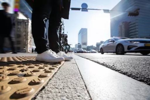 “30s Driver who Exceeded Speed Limit and Caused Death of Jaywalking Pedestrian… Court Says ‘Not Guilty'”