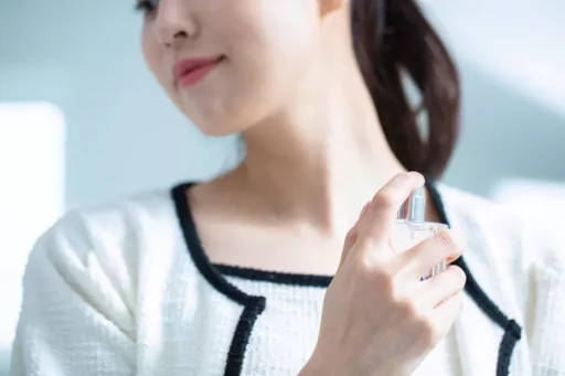 I accidentally witnessed my husband with his mistress… the ‘perfume scent’ he gifted me was coming from her.