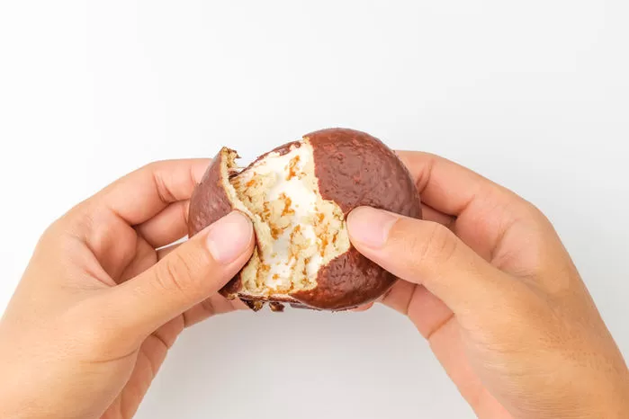 Truck driver fined 50,000 won by court for taking Choco Pie from company refrigerator.
