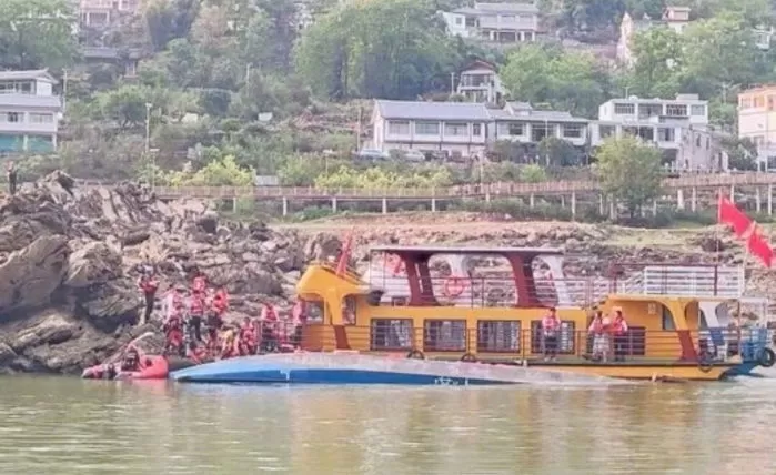 Capsize of Cruise Ship During China’s Labor Day Holiday Results in Over 60 Casualties… Xi Jinping “Full Efforts on Missing Persons Search”
