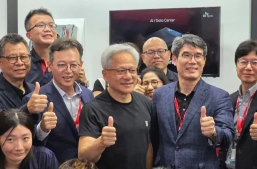 “Nvidia’s Jensen Huang visits SK Hynix booth in person… ‘I love you, we are one team!'”