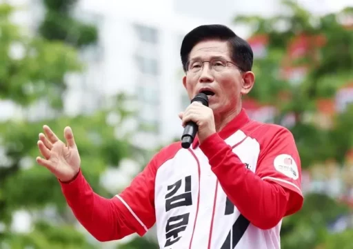 Democratic Party files complaint against Kim Moon-soo for ‘defamation of false facts’… “Malicious offensive ahead of the election”