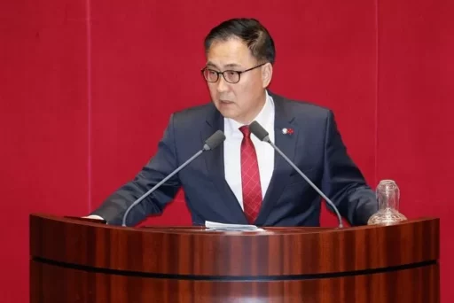 After the presidential election, lawmakers from the National Power Party are apologizing in a ‘relay’ fashion while ‘cutting ties with Yoon’.