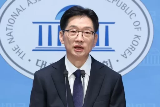 Kim Kyung-soo, mentioned as a candidate for Minister of Interior and Safety… Ahn Cheol-soo criticizes, “Is this the real South Korea?”
