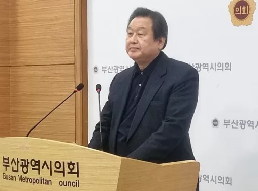 Kim Moo-sung: “The People Power Party couldn’t resist Yoon, that’s how we ended up here… it needs a complete transformation.”