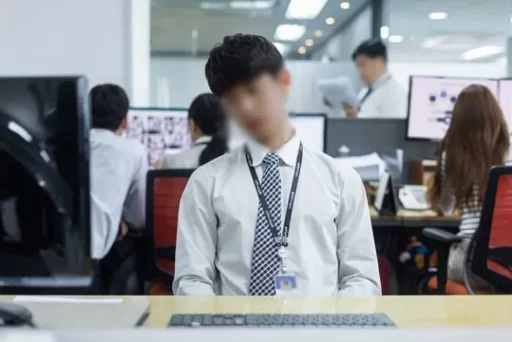 “Please Revive Constitution Day”… Office Workers, ‘Drought of Red Days’ Starts Until August 15
