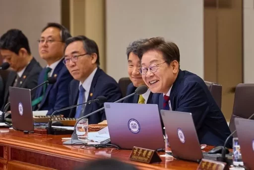 “Reviewing the Distribution of 250,000 Won Regional Currency to All Citizens”… Lee Jae-myung’s Government Starts a Minimum 20 Trillion Won Supplementary Budget