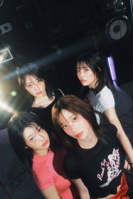 QWER, Four-Time Hit Success… ‘NANNEONBUL’, No. 1 on Music Charts