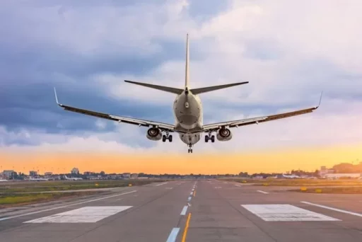 Taiwan passenger plane lands and takes off at Gimhae Airport… narrowly avoids ‘collision risk’ with Jin Air aircraft