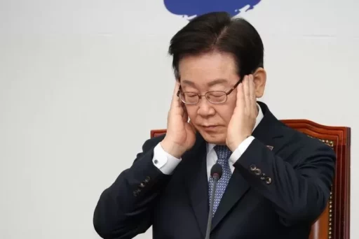 “Are People Going to Traditional Markets Because Supermarkets Are Closing? Reactions Seen in Lee’s Fan Cafe ‘Jaemyeong’s Village’ Regarding Mandatory Closure Regulations”