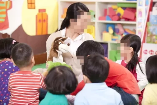 “Why Don’t You Use Emoticons?”… Kindergarten Teachers Hurt by Parents’ Criticism Increase Daily