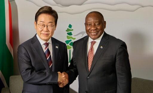 President Lee, who held the first meeting with South Africa at the G7… “Use ‘the language of the counterpart’ for SNS diplomatic messages.”