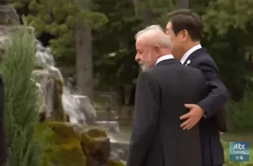 “Former Boy Scout” Lula Comforts President Lee… When Mentioning Arm Injury, Asks “How Old Were You?”