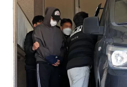 The Fate of the ‘Green Jumper Man’ Who Broke a Window with a Fire Extinguisher During the Western District Court Riot