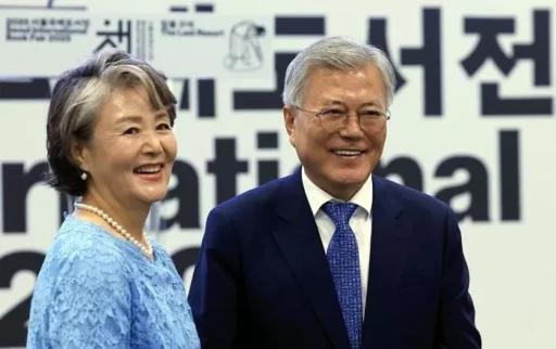 “Yangsan is still noisy… I want to shout” – Mrs. Kim Jong-sook shares her thoughts at the book fair.