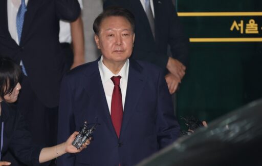 Former President Yoon Seok-youl Returns Home After 15 Hours… Actual Interrogation Only Lasted 5 Hours